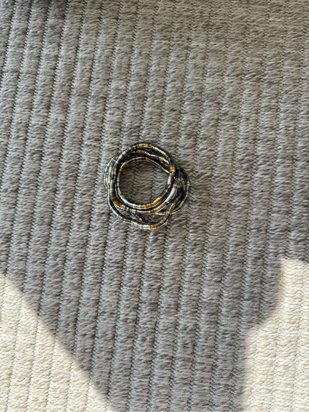 Bendable metal bracelet